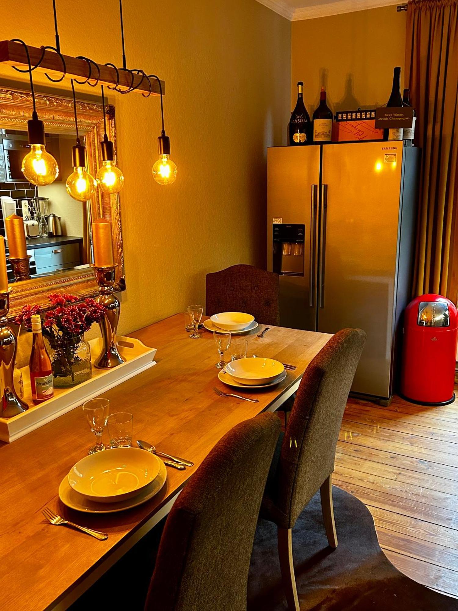 Deluxe Altbaucharme In Zentraler Lage Apartment คีล ภายนอก รูปภาพ